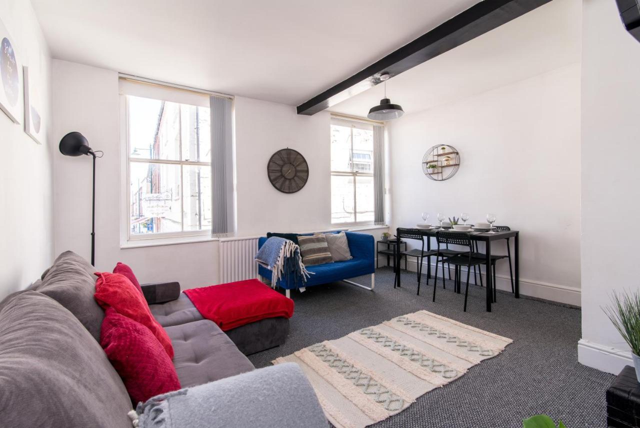 Characterful 2 Bed Apartment - Spacious & Comfy 캐슬 도닝턴 외부 사진